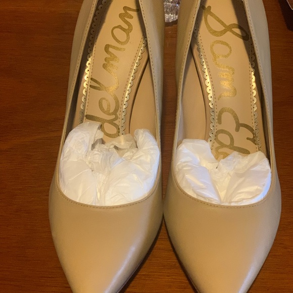 Sam Edelman Cream Pointed Heels - Picture 4 of 6